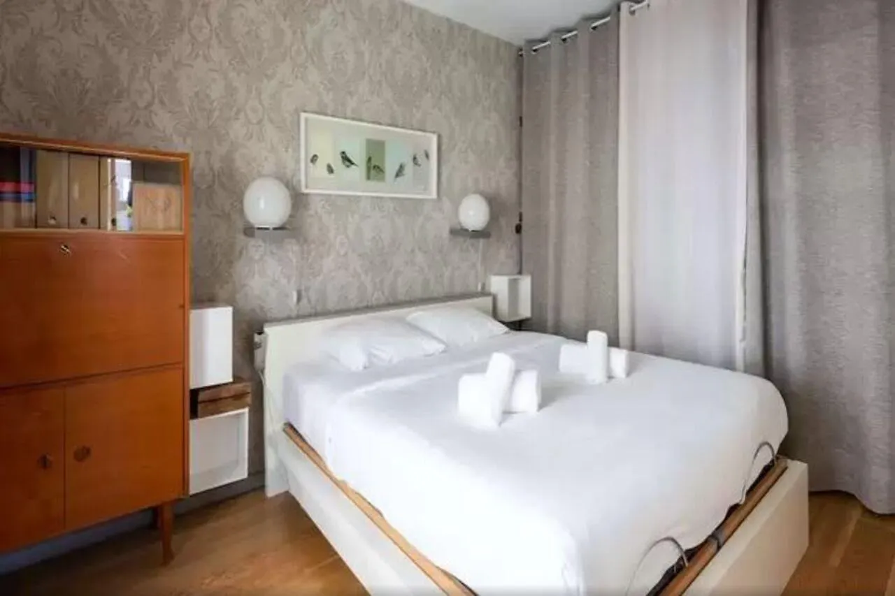 Апартаменты Modern By The Marais *